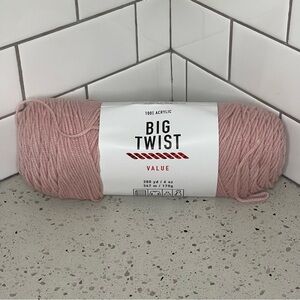 Big Twist Acrylic Light Rose 380 yds